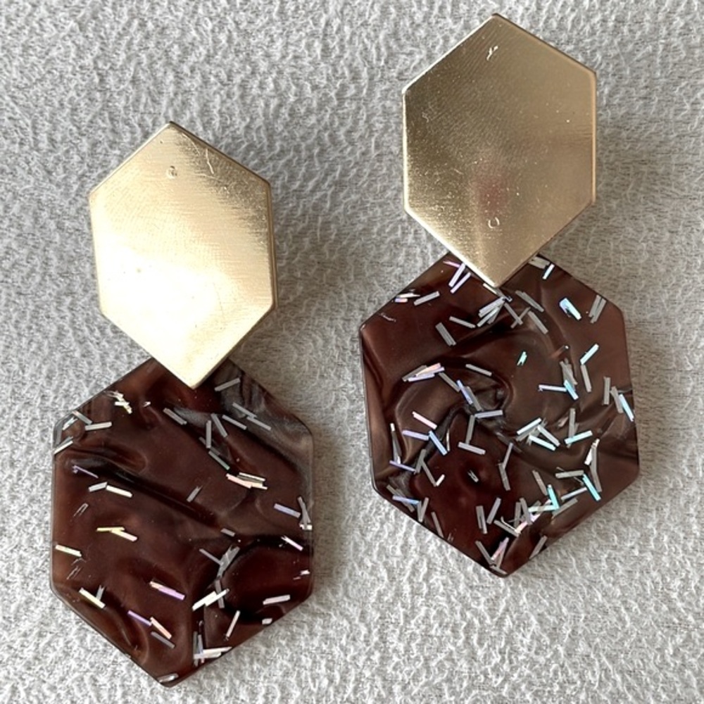 Hexagon shaped brown glitter earrings